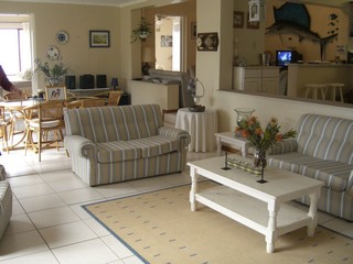 LOUNGE -1